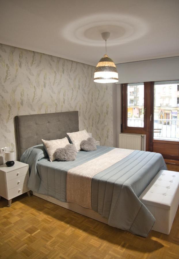 La Villa De Lore, Piso Completo Apto 6 Personas Con Garaje Aviles Ngoại thất bức ảnh