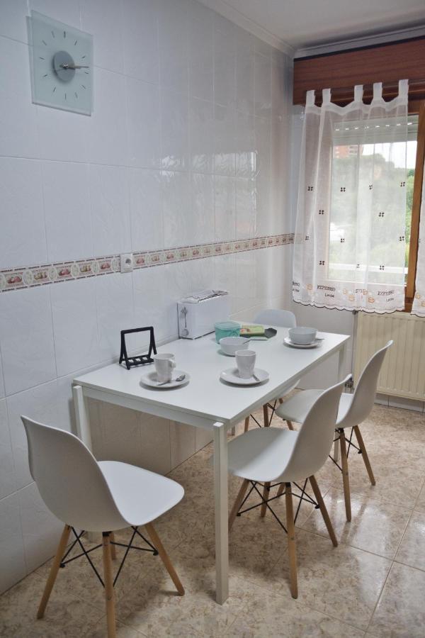 La Villa De Lore, Piso Completo Apto 6 Personas Con Garaje Aviles Ngoại thất bức ảnh