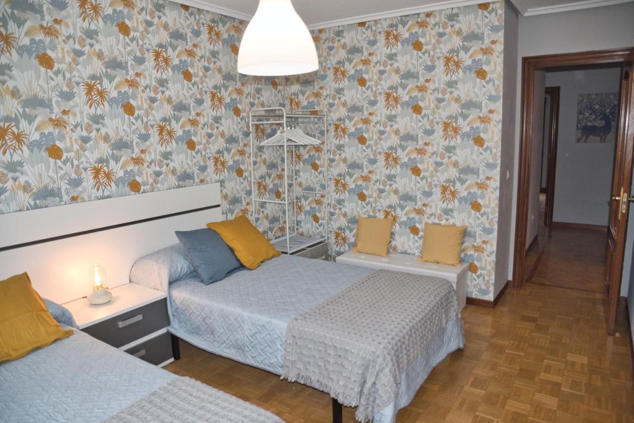 La Villa De Lore, Piso Completo Apto 6 Personas Con Garaje Aviles Ngoại thất bức ảnh